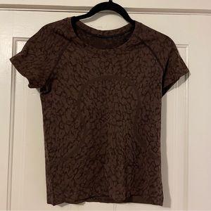 Swiftly Tech Short Sleeve Shirt 2.0 *Race Length
Size 8